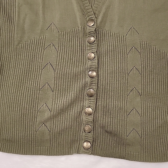 R.Q.T Sweater - Picture 2 of 9